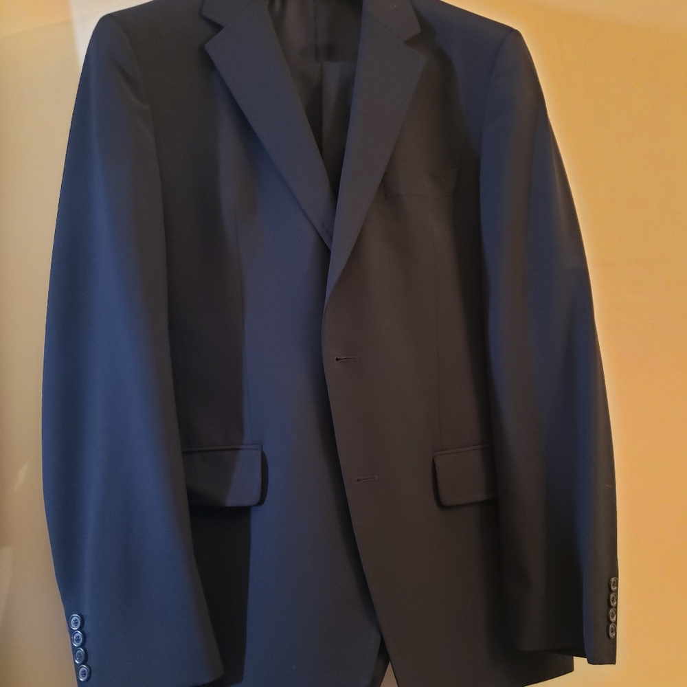 Hugo Boss suit size 42